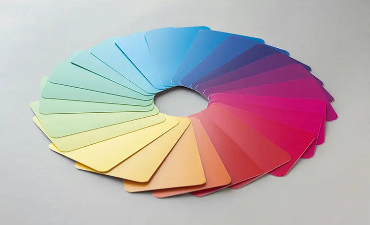 Tarjetas de muchos colores, se utiliza como portada de la pagina diseña tu tarjeta